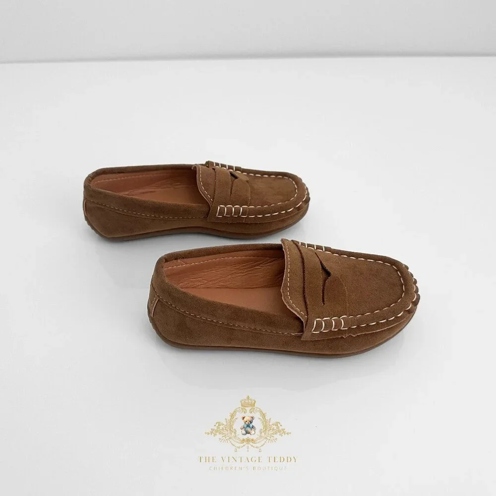 NWT Handsome Boys Vintage Style Classic Loafers Cute Children's Shoes Camel 6.5